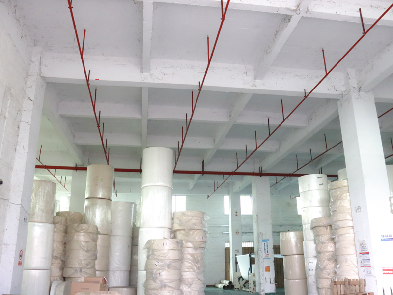 Фабричное складское помещение для хранения рулонов туалетной бумаги